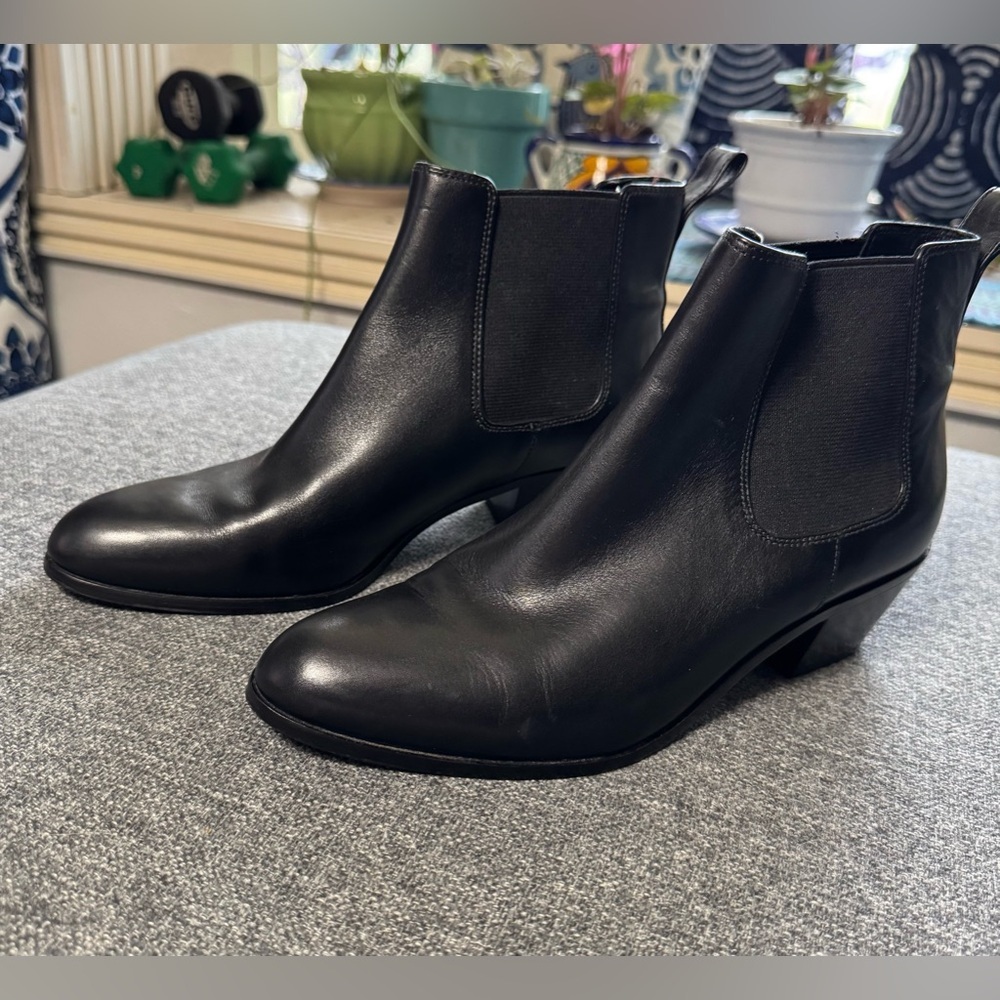 Via Spiga Women’s Black Leather Ankle Boots pointed toe Pull On Booties Size 36 - Picture 9 of 11